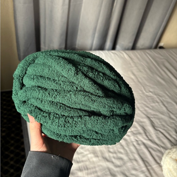 Mainstays Chenille Chunky set. - Picture 10 of 11